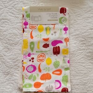 Vive la Vie! Tea/Dish Towels- 2 Pack- New!